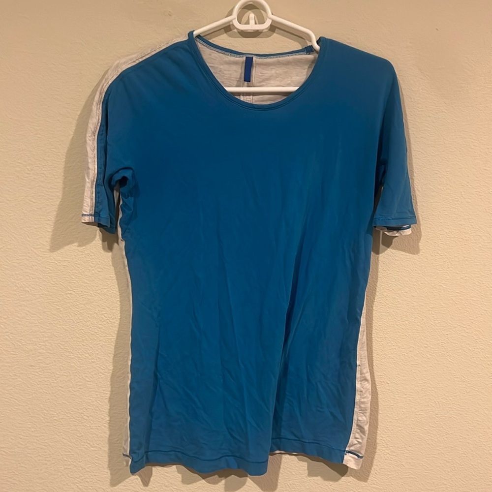 Lululemon T-shirt